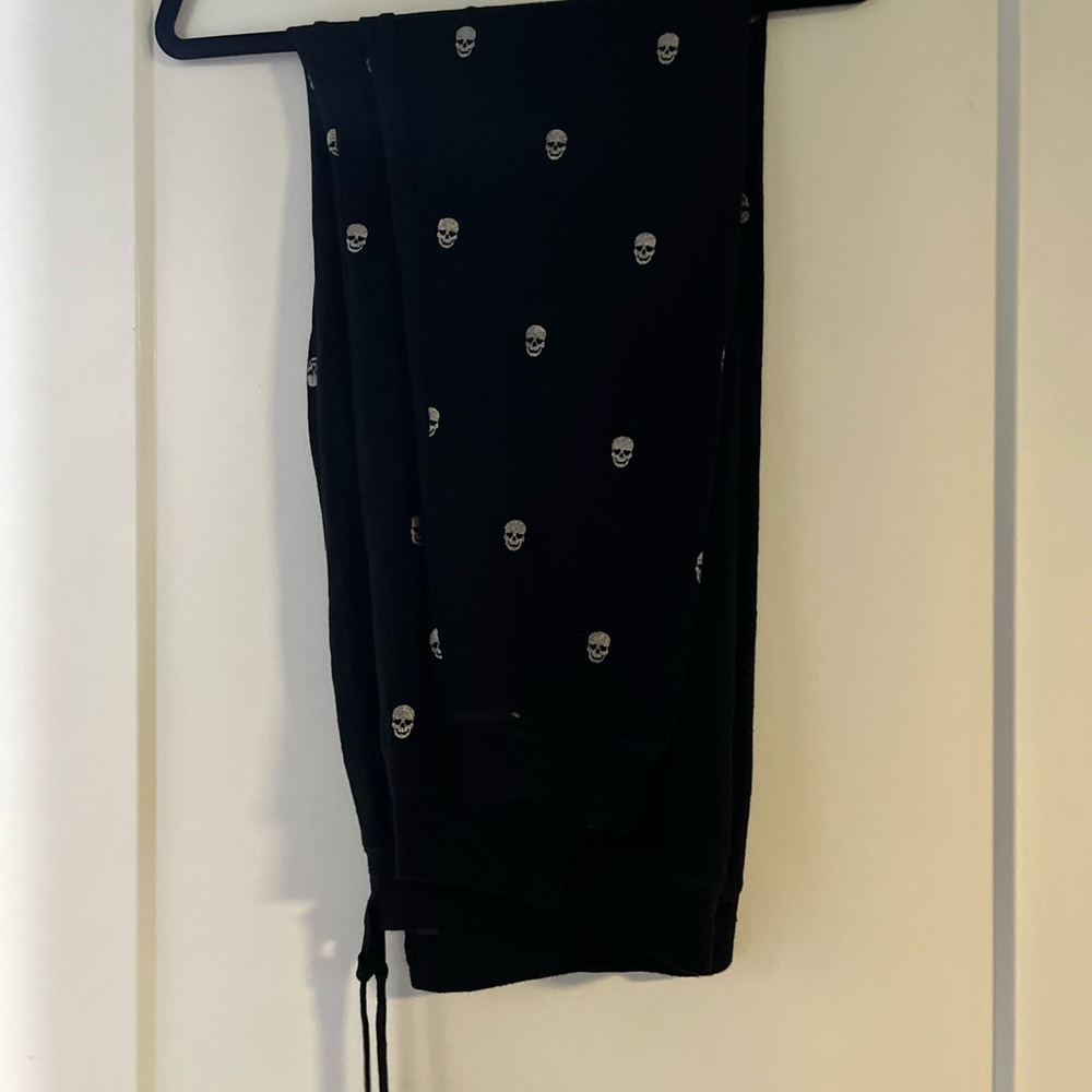 Black Skull Pattern Lounge Set - image 2